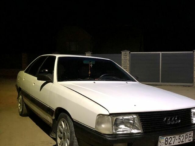 Белый Ауди 100, объемом двигателя 1.8 л и пробегом 0 тыс. км за 1100 $, фото 1 на Automoto.ua