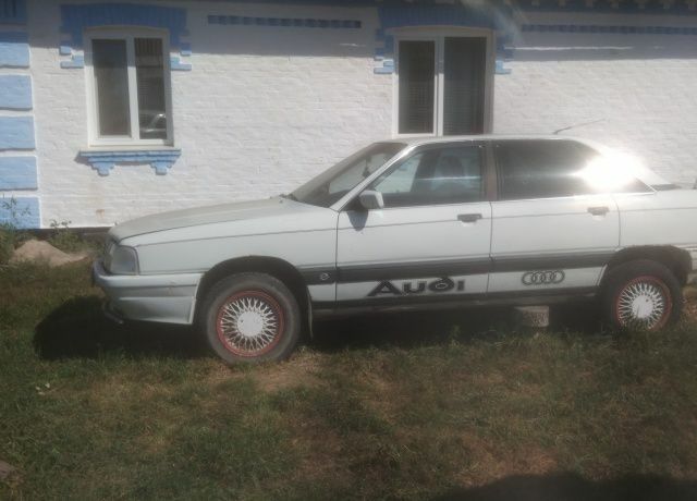 Білий Ауді 100, об'ємом двигуна 2.3 л та пробігом 50 тис. км за 500 $, фото 1 на Automoto.ua