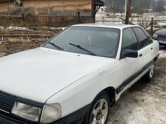 Белый Ауди 100, объемом двигателя 1.8 л и пробегом 320 тыс. км за 850 $, фото 1 на Automoto.ua