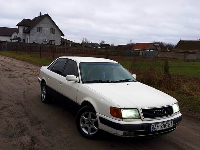 Белый Ауди 100, объемом двигателя 2.8 л и пробегом 230 тыс. км за 1550 $, фото 1 на Automoto.ua