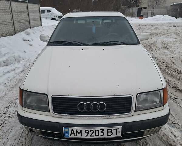Белый Ауди 100, объемом двигателя 2.8 л и пробегом 350 тыс. км за 1800 $, фото 1 на Automoto.ua