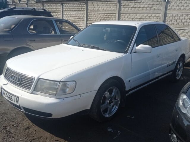 Белый Ауди 100, объемом двигателя 2 л и пробегом 345 тыс. км за 1789 $, фото 1 на Automoto.ua