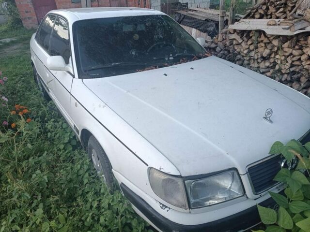 Белый Ауди 100, объемом двигателя 2.5 л и пробегом 325 тыс. км за 2500 $, фото 1 на Automoto.ua