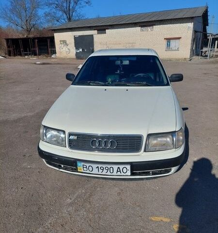 Белый Ауди 100, объемом двигателя 1.98 л и пробегом 350 тыс. км за 1850 $, фото 1 на Automoto.ua