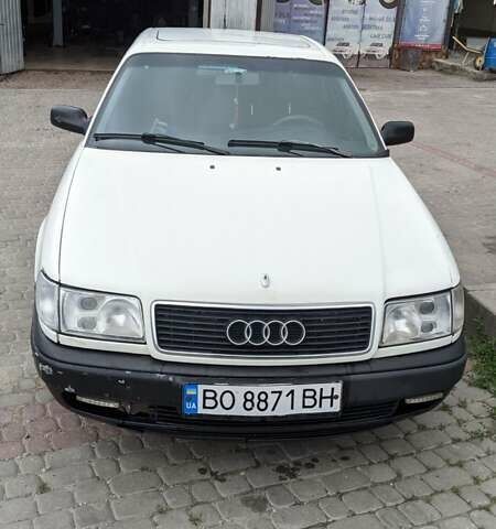 Белый Ауди 100, объемом двигателя 1.98 л и пробегом 400 тыс. км за 1600 $, фото 1 на Automoto.ua