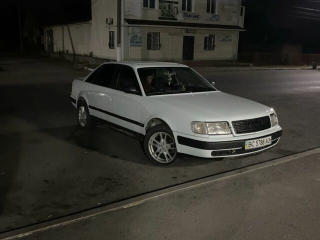Белый Ауди 100, объемом двигателя 2.5 л и пробегом 3 тыс. км за 3000 $, фото 1 на Automoto.ua