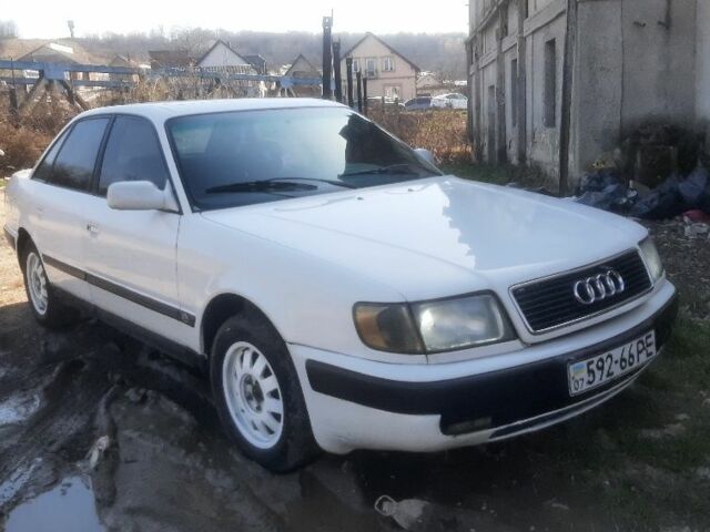 Белый Ауди 100, объемом двигателя 0 л и пробегом 300 тыс. км за 1600 $, фото 1 на Automoto.ua
