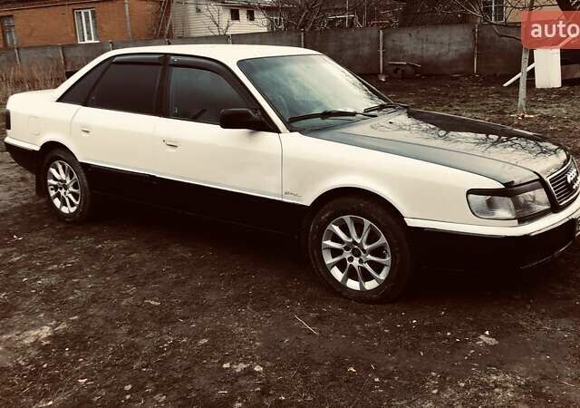 Белый Ауди 100, объемом двигателя 1.98 л и пробегом 400 тыс. км за 2000 $, фото 1 на Automoto.ua