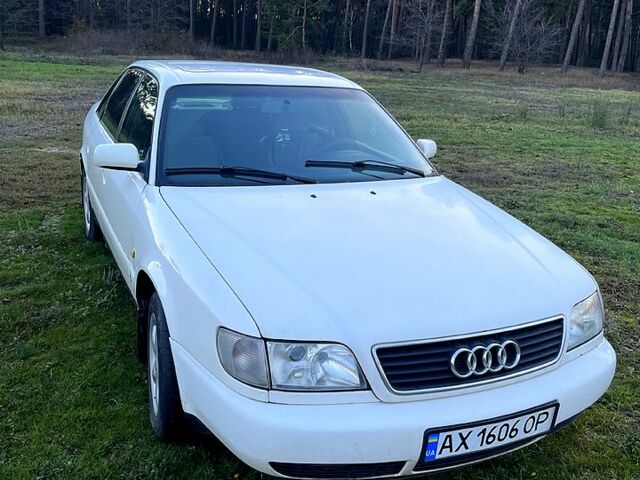 Белый Ауди 100, объемом двигателя 2 л и пробегом 400 тыс. км за 2400 $, фото 1 на Automoto.ua