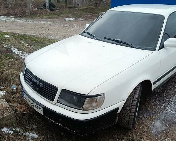 Білий Ауді 100, об'ємом двигуна 2.6 л та пробігом 300 тис. км за 2500 $, фото 1 на Automoto.ua