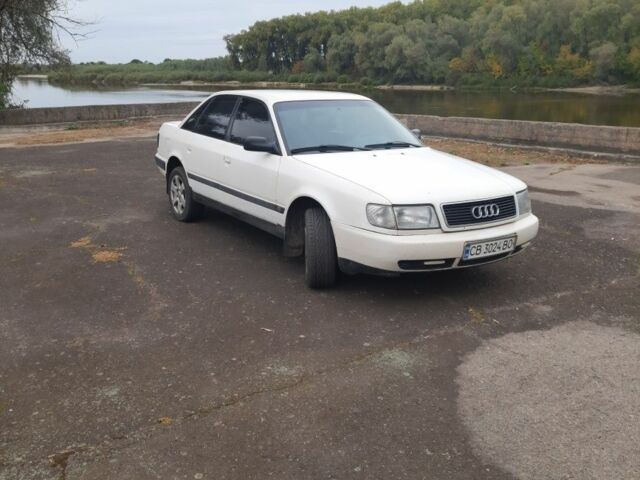 Білий Ауді 100, об'ємом двигуна 2 л та пробігом 330 тис. км за 2500 $, фото 1 на Automoto.ua