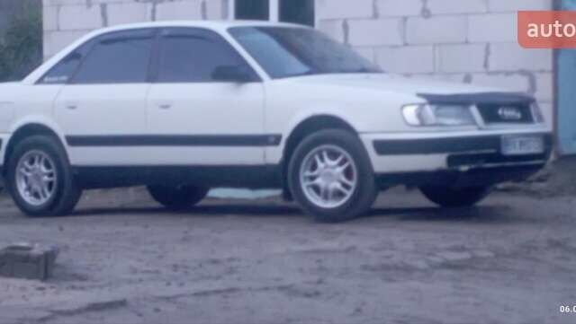 Белый Ауди 100, объемом двигателя 0 л и пробегом 415 тыс. км за 2200 $, фото 1 на Automoto.ua