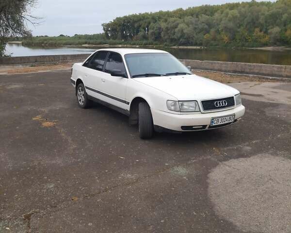 Белый Ауди 100, объемом двигателя 1.98 л и пробегом 330 тыс. км за 2500 $, фото 1 на Automoto.ua