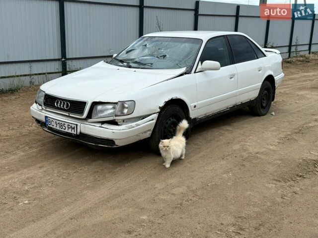 Белый Ауди 100, объемом двигателя 2.3 л и пробегом 200 тыс. км за 780 $, фото 1 на Automoto.ua