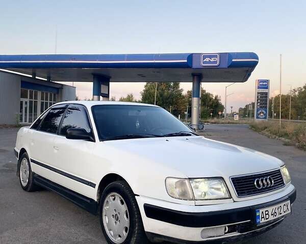 Белый Ауди 100, объемом двигателя 2.6 л и пробегом 400 тыс. км за 2300 $, фото 1 на Automoto.ua
