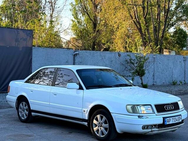 Белый Ауди 100, объемом двигателя 2.8 л и пробегом 400 тыс. км за 2500 $, фото 1 на Automoto.ua