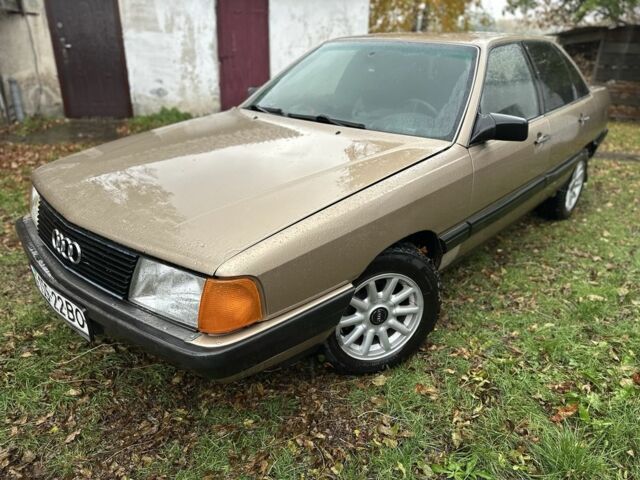 Бежевый Ауди 100, объемом двигателя 2 л и пробегом 300 тыс. км за 850 $, фото 1 на Automoto.ua