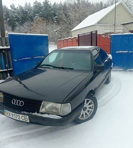 Черный Ауди 100, объемом двигателя 22 л и пробегом 500 тыс. км за 1080 $, фото 1 на Automoto.ua