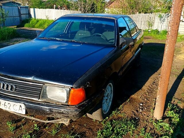 Черный Ауди 100, объемом двигателя 2.3 л и пробегом 100 тыс. км за 1400 $, фото 1 на Automoto.ua