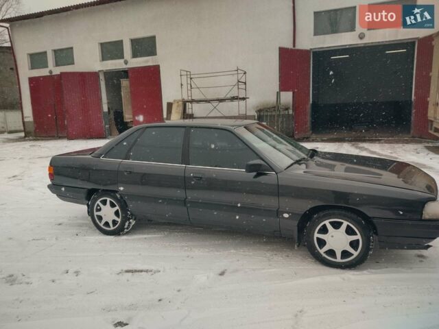 Черный Ауди 100, объемом двигателя 1.8 л и пробегом 300 тыс. км за 2000 $, фото 1 на Automoto.ua