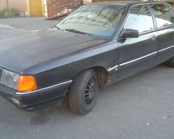 Ауди 100 1990 в Киеве на Automoto.ua Черный Ауди 100, объемом двигателя 2.3 л и пробегом 400 тыс. км за 1000 $, фото 1 на Automoto.ua