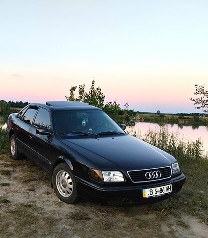 Черный Ауди 100, объемом двигателя 2 л и пробегом 555 тыс. км за 3000 $, фото 1 на Automoto.ua