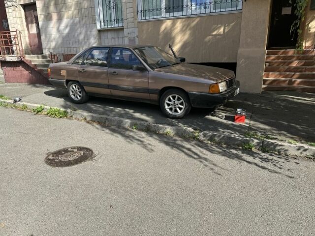 Ауди 100 1982 в Вышгороде на Automoto.ua Коричневый Ауди 100, объемом двигателя 2.2 л и пробегом 350 тыс. км за 573 $, фото 1 на Automoto.ua