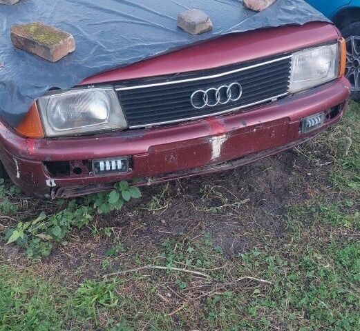 Красный Ауди 100, объемом двигателя 2 л и пробегом 250 тыс. км за 430 $, фото 1 на Automoto.ua