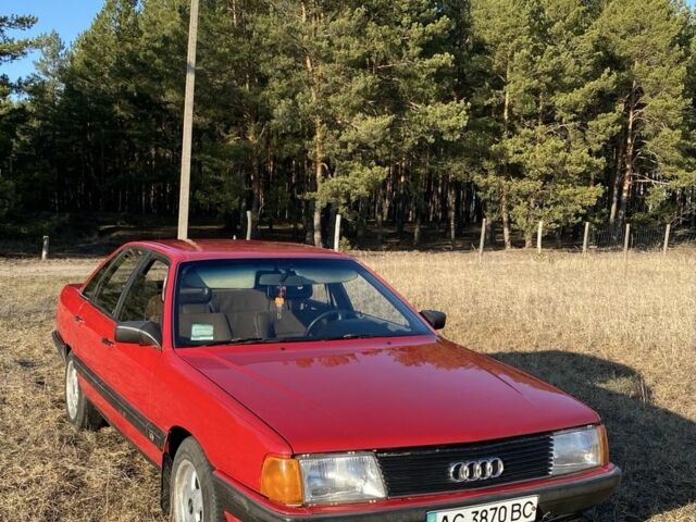 Красный Ауди 100, объемом двигателя 1.8 л и пробегом 185 тыс. км за 1300 $, фото 1 на Automoto.ua