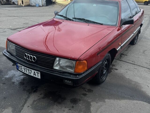 Красный Ауди 100, объемом двигателя 2 л и пробегом 200 тыс. км за 1400 $, фото 1 на Automoto.ua