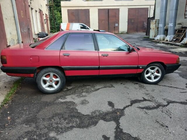 Червоний Ауді 100, об'ємом двигуна 1.8 л та пробігом 270 тис. км за 1700 $, фото 1 на Automoto.ua