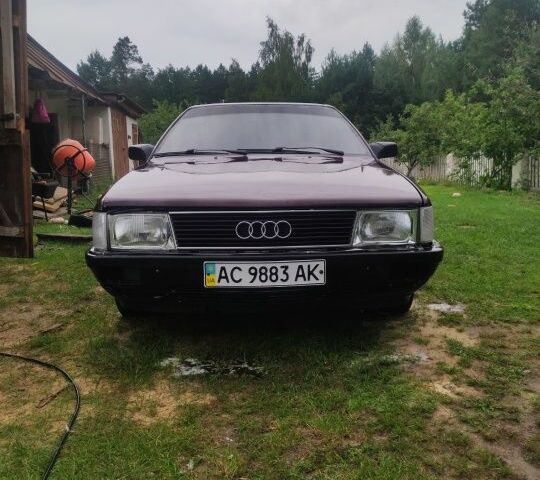 Красный Ауди 100, объемом двигателя 0 л и пробегом 320 тыс. км за 900 $, фото 1 на Automoto.ua