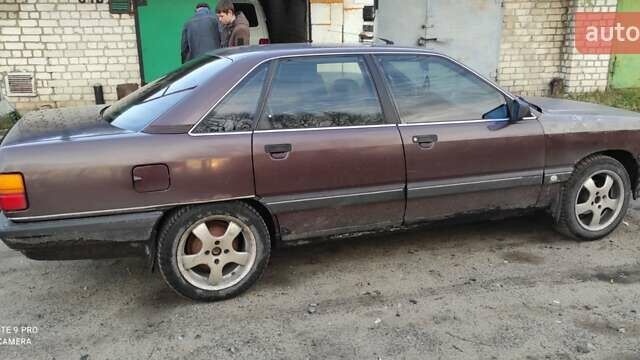 Красный Ауди 100, объемом двигателя 2 л и пробегом 280 тыс. км за 1500 $, фото 1 на Automoto.ua