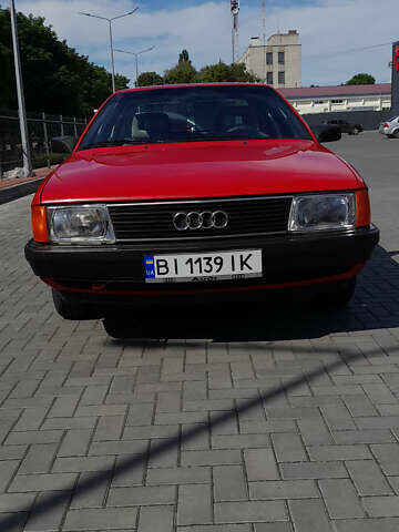 Красный Ауди 100, объемом двигателя 2 л и пробегом 250 тыс. км за 2299 $, фото 1 на Automoto.ua