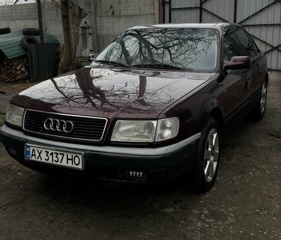 Красный Ауди 100, объемом двигателя 2.8 л и пробегом 495 тыс. км за 1700 $, фото 1 на Automoto.ua