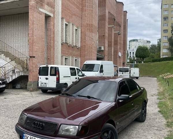 Красный Ауди 100, объемом двигателя 2.6 л и пробегом 350 тыс. км за 2800 $, фото 1 на Automoto.ua