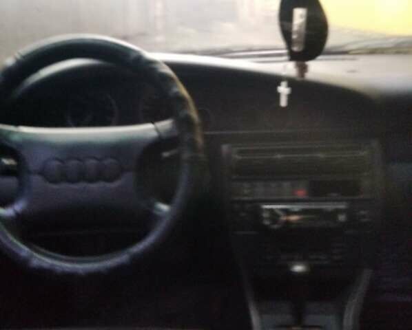 Красный Ауди 100, объемом двигателя 2.6 л и пробегом 391 тыс. км за 2700 $, фото 1 на Automoto.ua