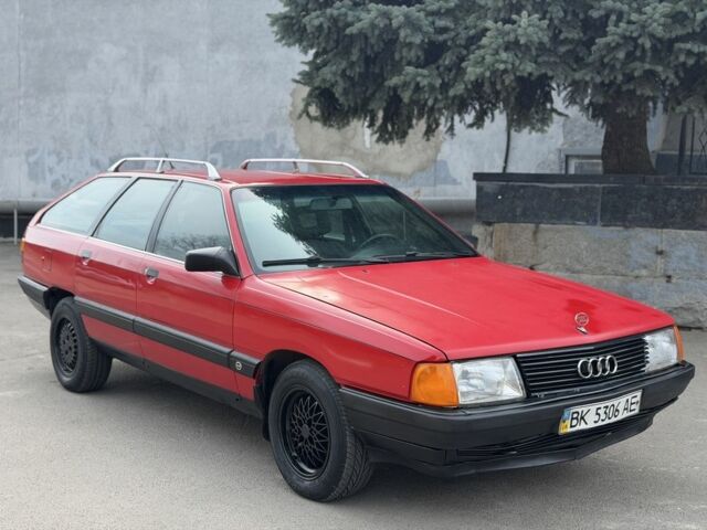 Красный Ауди 100, объемом двигателя 2 л и пробегом 250 тыс. км за 1700 $, фото 1 на Automoto.ua