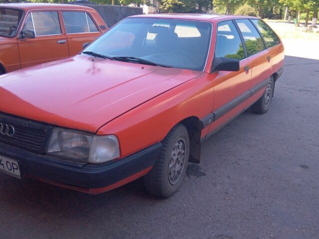 Красный Ауди 100, объемом двигателя 2.3 л и пробегом 300 тыс. км за 1664 $, фото 1 на Automoto.ua