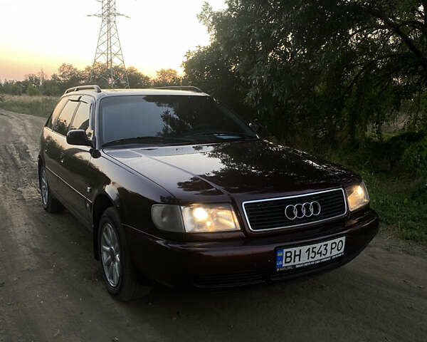 Красный Ауди 100, объемом двигателя 2.5 л и пробегом 550 тыс. км за 4000 $, фото 1 на Automoto.ua