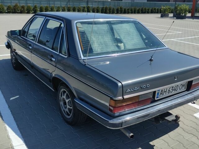 Серый Ауди 100, объемом двигателя 2 л и пробегом 522 тыс. км за 2500 $, фото 1 на Automoto.ua