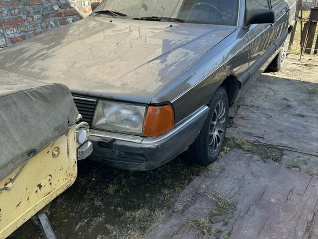 Сірий Ауді 100, об'ємом двигуна 2 л та пробігом 320 тис. км за 7500 $, фото 1 на Automoto.ua