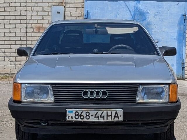 Сірий Ауді 100, об'ємом двигуна 1.8 л та пробігом 600 тис. км за 902 $, фото 1 на Automoto.ua