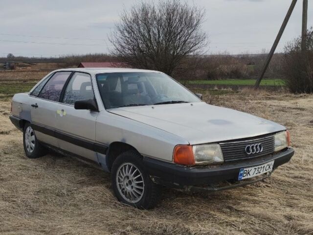 Сірий Ауді 100, об'ємом двигуна 1.78 л та пробігом 300 тис. км за 500 $, фото 1 на Automoto.ua