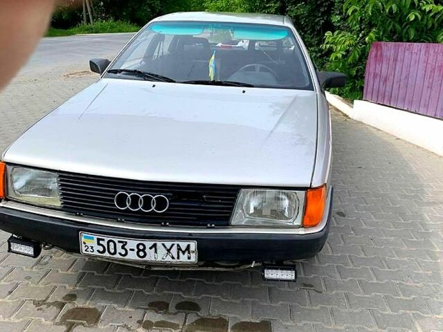 Сірий Ауді 100, об'ємом двигуна 1.8 л та пробігом 350 тис. км за 1000 $, фото 1 на Automoto.ua