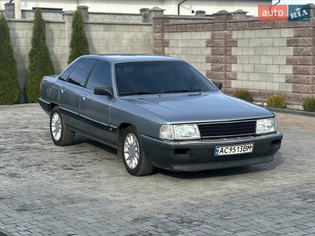 Серый Ауди 100, объемом двигателя 1.8 л и пробегом 380 тыс. км за 1950 $, фото 1 на Automoto.ua