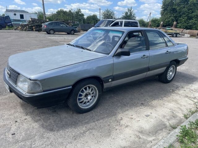 Серый Ауди 100, объемом двигателя 2.1 л и пробегом 300 тыс. км за 979 $, фото 1 на Automoto.ua