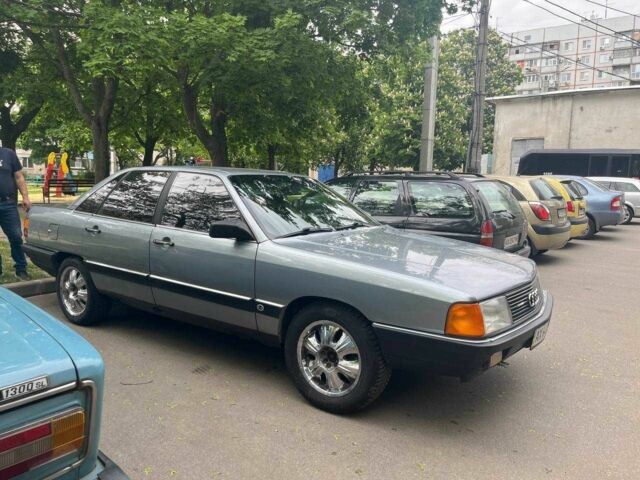 Серый Ауди 100, объемом двигателя 2.2 л и пробегом 183 тыс. км за 1499 $, фото 1 на Automoto.ua