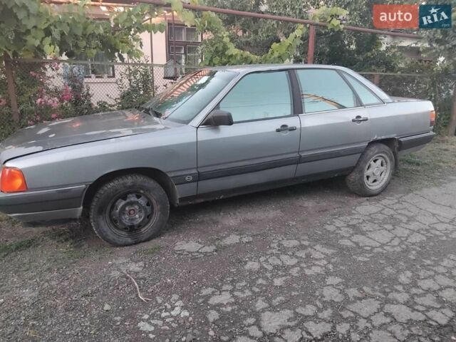 Сірий Ауді 100, об'ємом двигуна 2.2 л та пробігом 500 тис. км за 800 $, фото 1 на Automoto.ua
