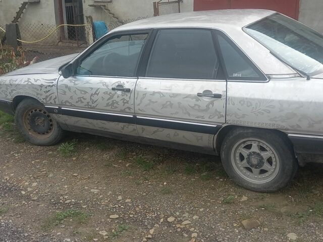 Серый Ауди 100, объемом двигателя 2 л и пробегом 200 тыс. км за 600 $, фото 1 на Automoto.ua